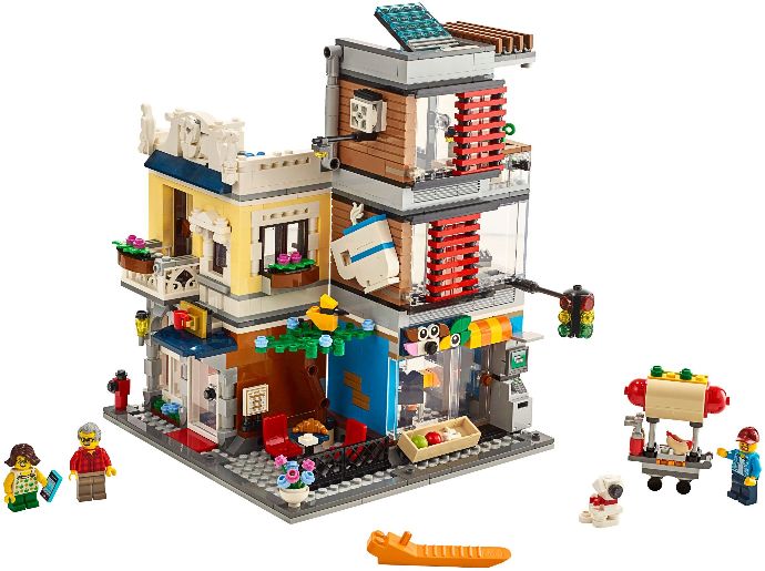 LEGO® Townhouse Pet Shop & Café 31097