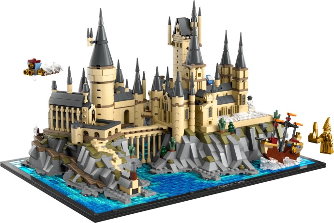 LEGO® Hogwarts Castle and Grounds 76419