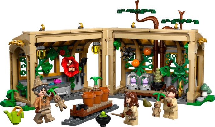 LEGO® Hogwarts Castle: Herbology Class 76445