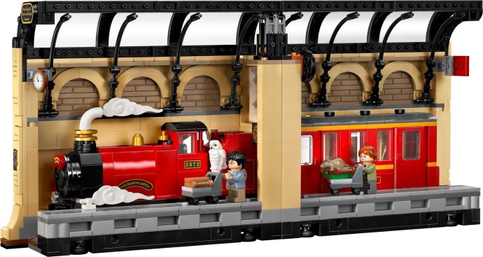 LEGO® Book Nook: Hogwarts Express 76450